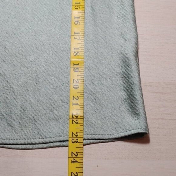 NWT CLUB MONACO Willow Green Elona flowy loose fit Textured Satin Camiso… - Picture 11 of 13